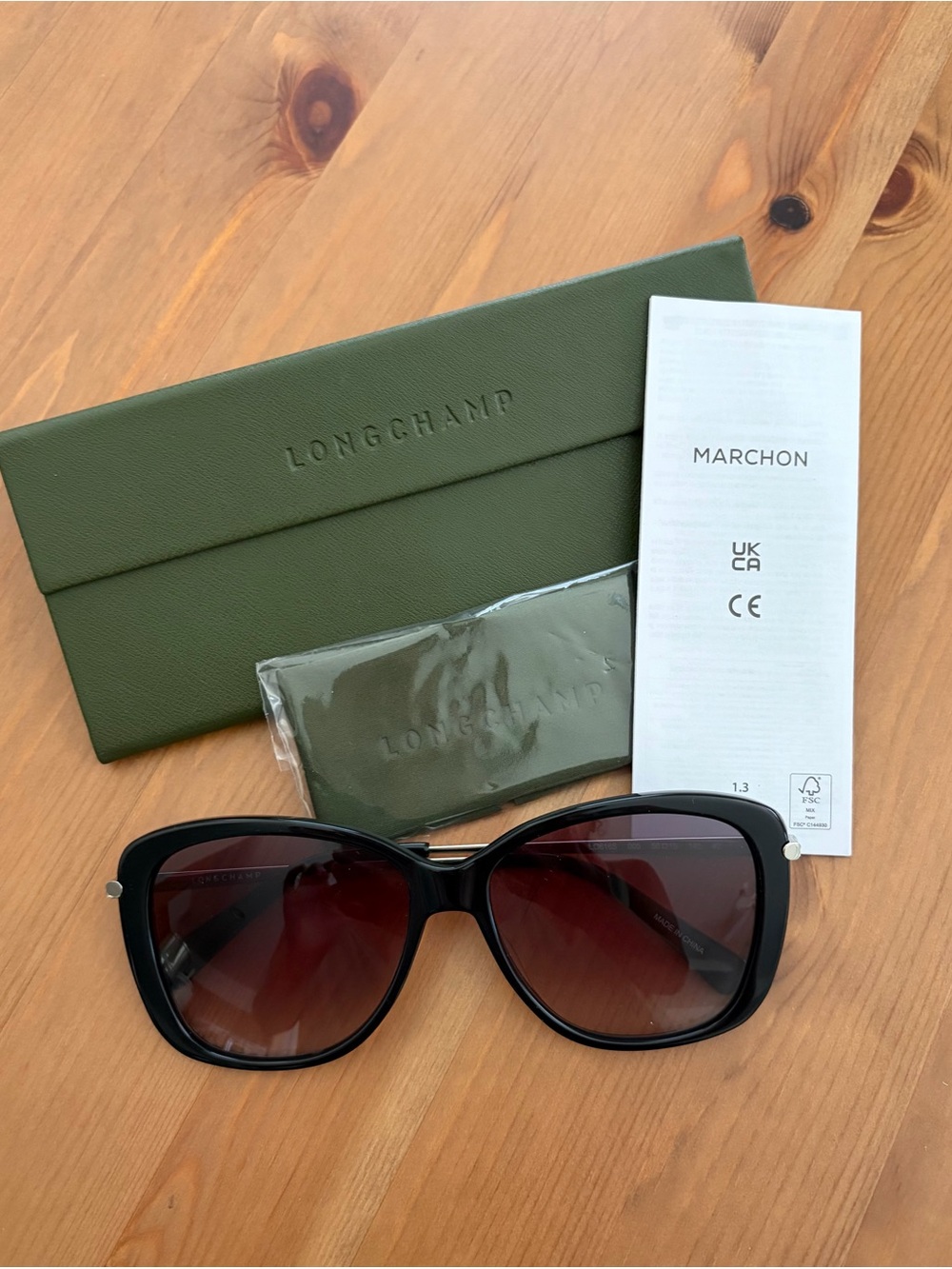 New NWT LONGCHAMP Womens Black Butterfly Gradient Sunglasses w Case and Cloth